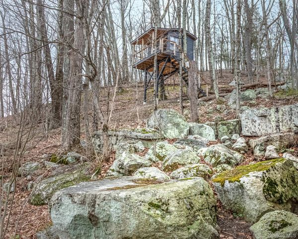 10 Deerpath Drive, New Paltz, NY 12561