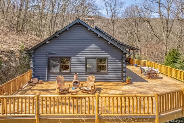 10 Deerpath Drive, New Paltz, NY 12561