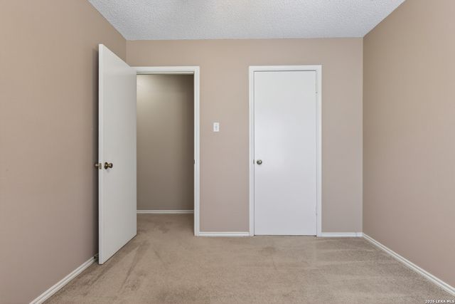 4963 TIMBER TRACE ST, San Antonio, TX 78250