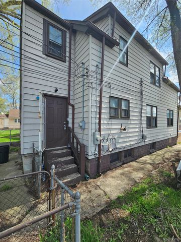 8033 JACKSON Avenue, Warren, MI 48089