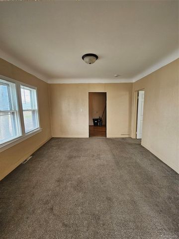 8033 JACKSON Avenue, Warren, MI 48089