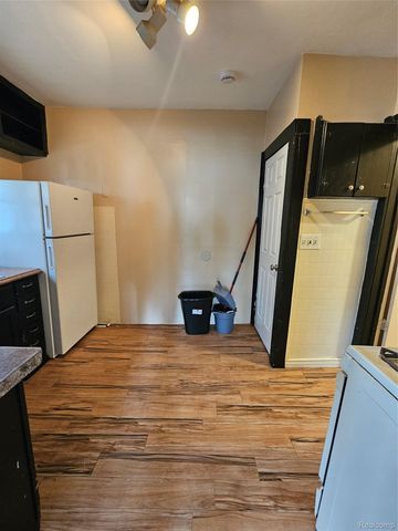 8033 JACKSON Avenue, Warren, MI 48089