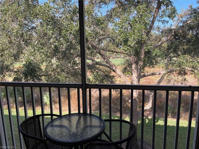 3445 Grand Cypress DR # 202, Naples, FL 34119