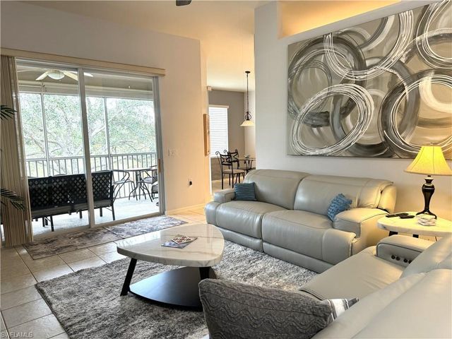 3445 Grand Cypress DR # 202, Naples, FL 34119