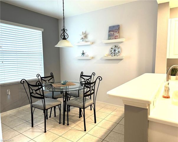 3445 Grand Cypress DR # 202, Naples, FL 34119