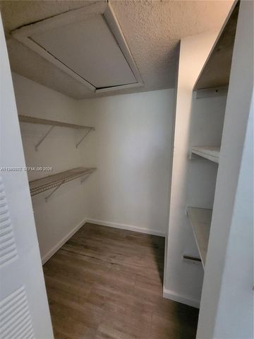 400 W Palm Cir W 304, Pembroke Pines, FL 33025