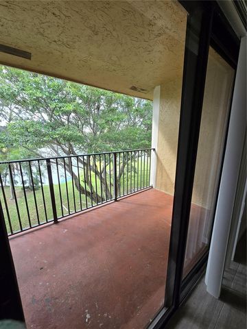 400 W Palm Cir W 304, Pembroke Pines, FL 33025