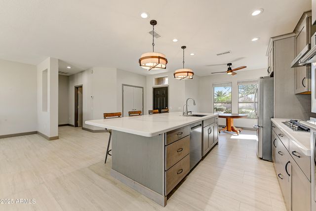 15766 W GRAND POINT Lane, Surprise, AZ 85374