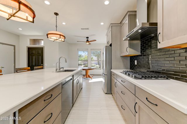 15766 W GRAND POINT Lane, Surprise, AZ 85374