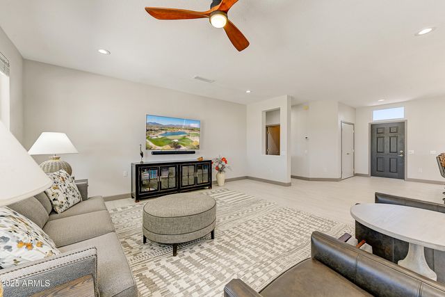 15766 W GRAND POINT Lane, Surprise, AZ 85374