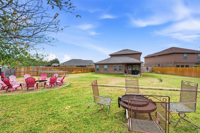 1401 Briarwood Drive, Azle, TX 76020