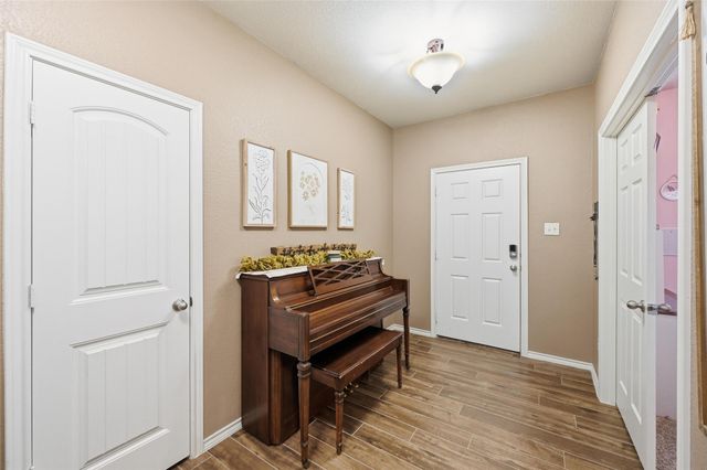 1401 Briarwood Drive, Azle, TX 76020