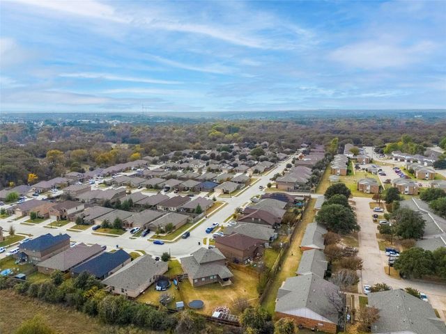 1401 Briarwood Drive, Azle, TX 76020