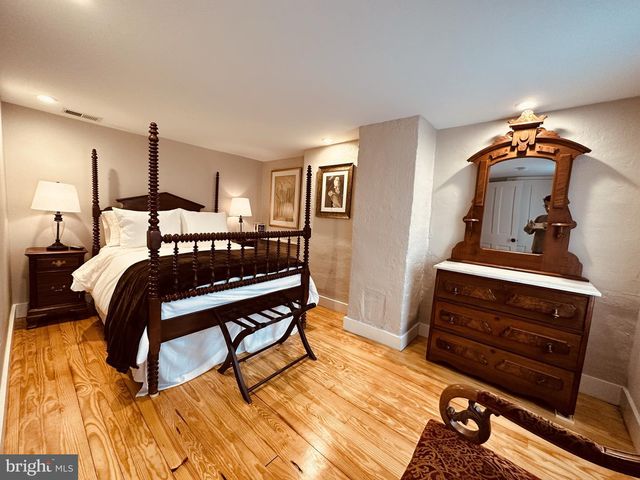 1627 ALICEANNA ST, Baltimore, MD 21231