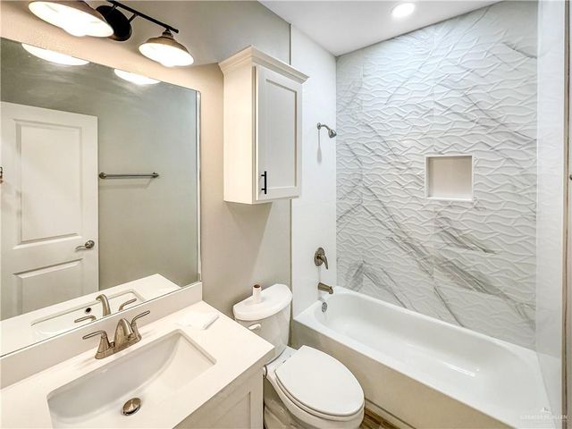 2813 E Israel Avenue, Alton, TX 78572