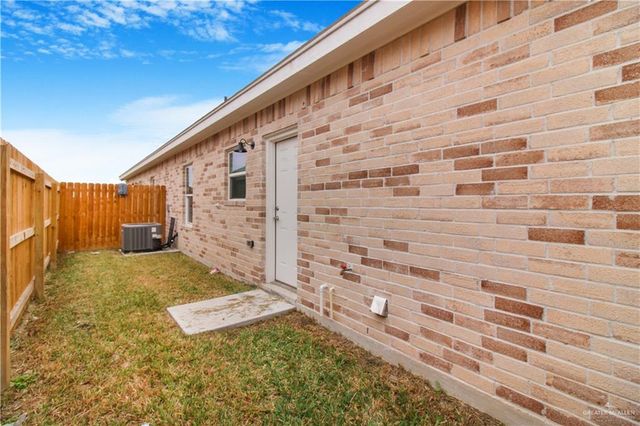 2813 E Israel Avenue, Alton, TX 78572