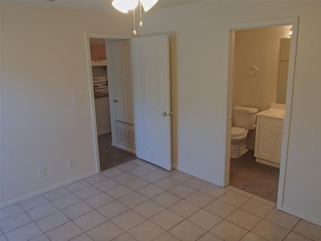 2202 KATY LN A, Georgetown, TX 78626