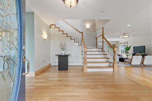258 Hill St, Leominster, MA 01453