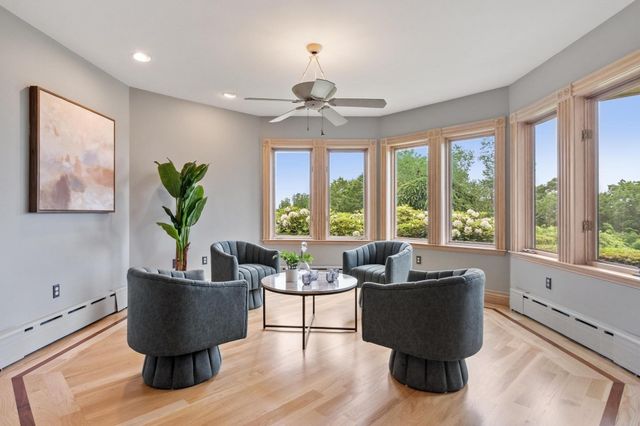 258 Hill St, Leominster, MA 01453