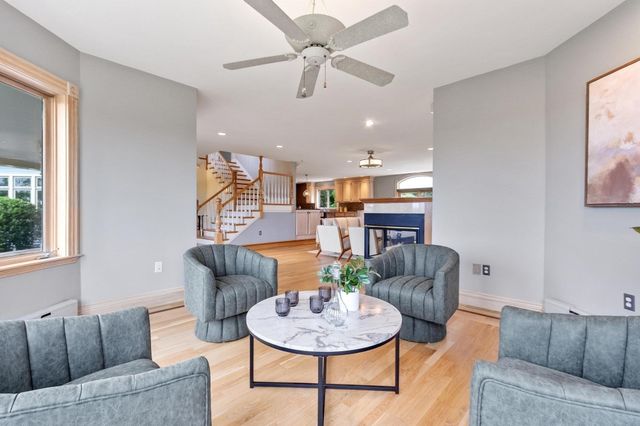 258 Hill St, Leominster, MA 01453