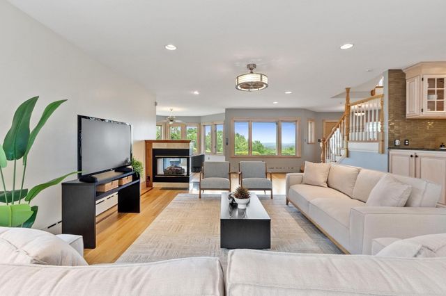258 Hill St, Leominster, MA 01453