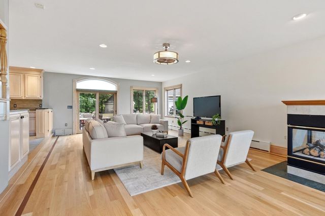 258 Hill St, Leominster, MA 01453