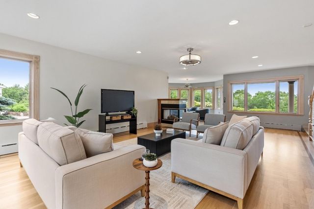 258 Hill St, Leominster, MA 01453