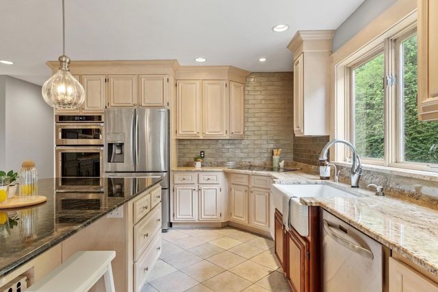 258 Hill St, Leominster, MA 01453