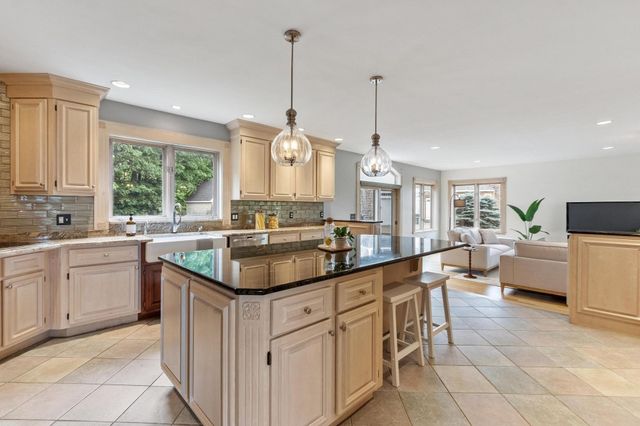 258 Hill St, Leominster, MA 01453
