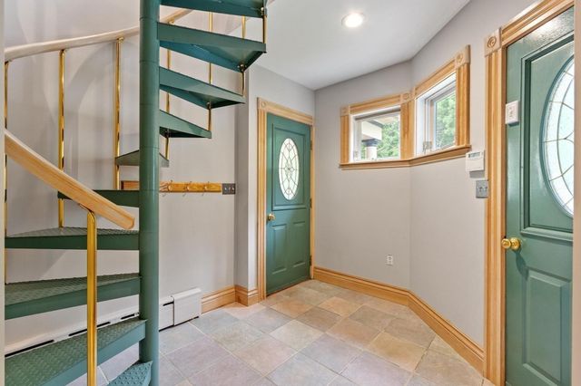 258 Hill St, Leominster, MA 01453