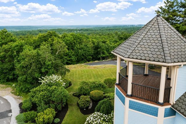 258 Hill St, Leominster, MA 01453