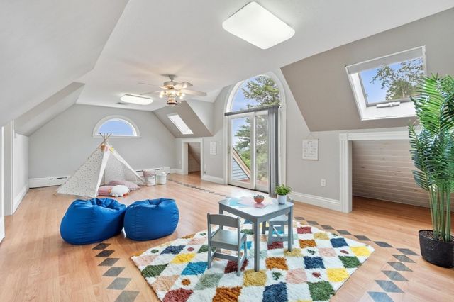 258 Hill St, Leominster, MA 01453