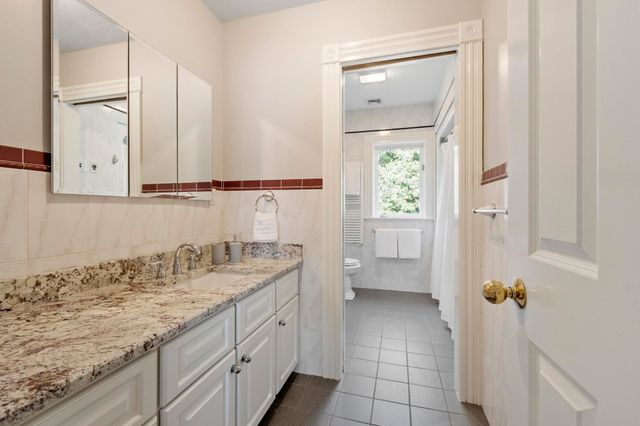 258 Hill St, Leominster, MA 01453