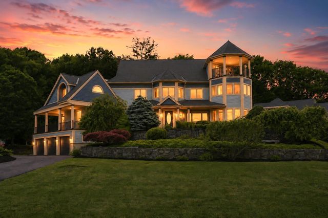 258 Hill St, Leominster, MA 01453