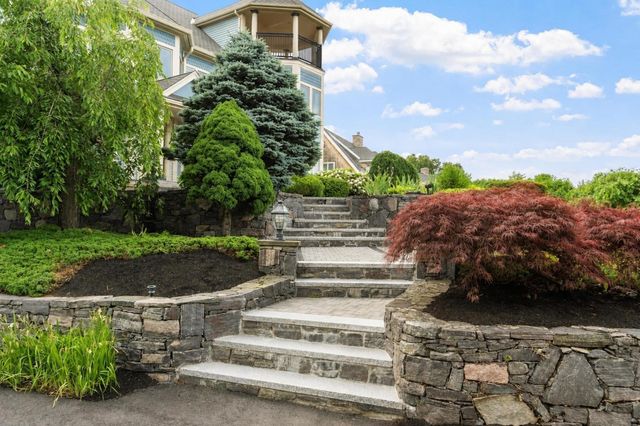 258 Hill St, Leominster, MA 01453