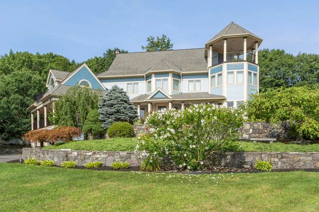 258 Hill St, Leominster, MA 01453