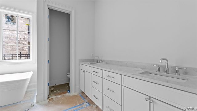 927 12th 100, Tuscaloosa, AL 35401