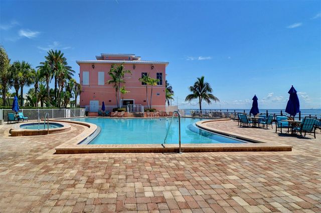 225 POMPANO DRIVE SE C, St Petersburg, FL 33705