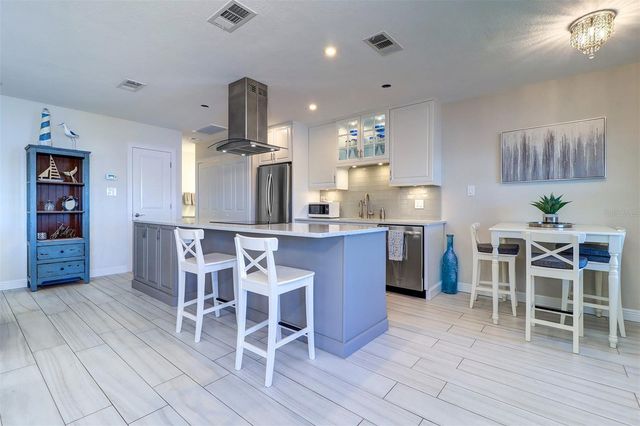 225 POMPANO DRIVE SE C, St Petersburg, FL 33705