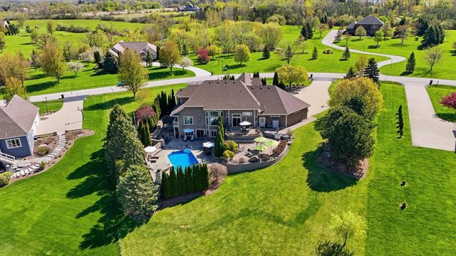 5924 Stefanie WAY, Caledonia, WI 53108