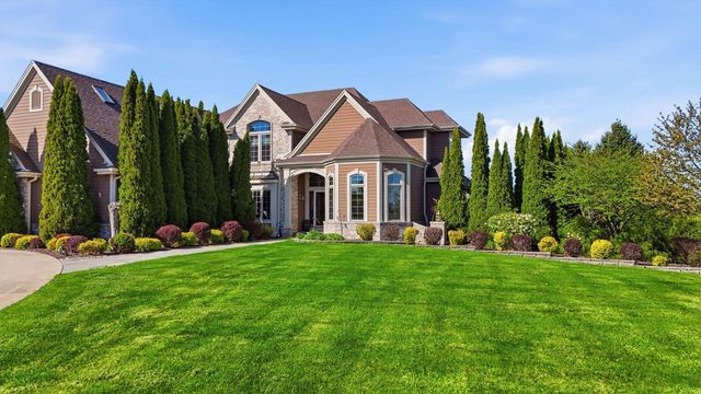 5924 Stefanie WAY, Caledonia, WI 53108