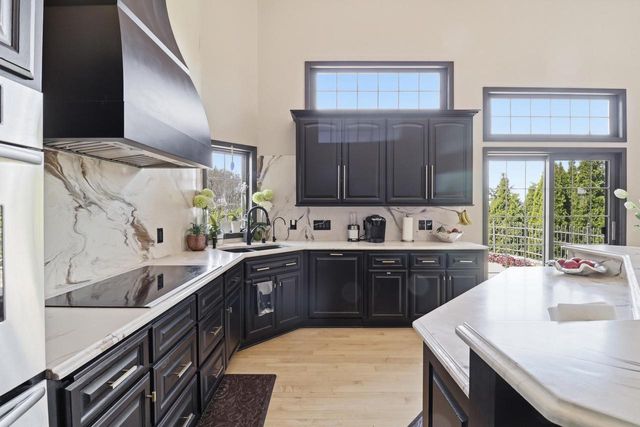 5924 Stefanie WAY, Caledonia, WI 53108