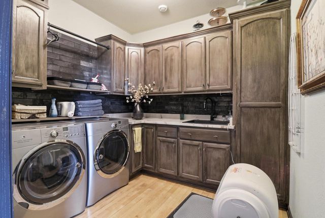 5924 Stefanie WAY, Caledonia, WI 53108