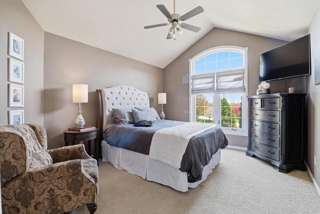 5924 Stefanie WAY, Caledonia, WI 53108