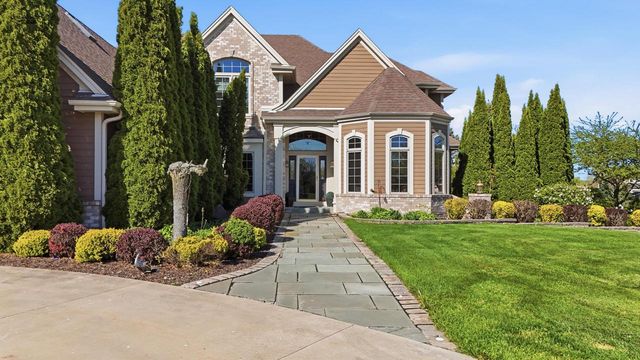 5924 Stefanie WAY, Caledonia, WI 53108