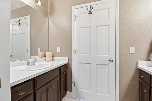 5924 Stefanie WAY, Caledonia, WI 53108