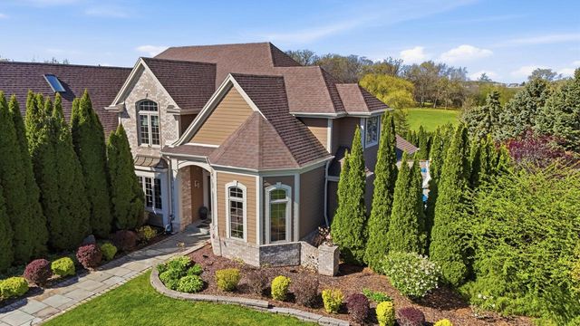 5924 Stefanie WAY, Caledonia, WI 53108
