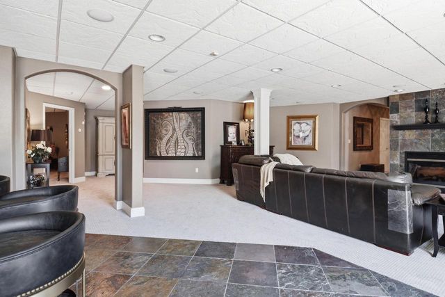 5924 Stefanie WAY, Caledonia, WI 53108
