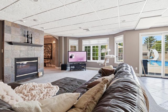 5924 Stefanie WAY, Caledonia, WI 53108