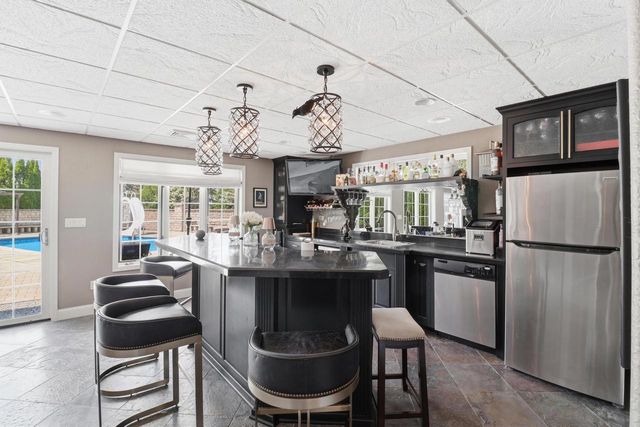 5924 Stefanie WAY, Caledonia, WI 53108